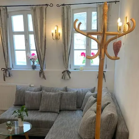 Schoene 2 Schlafzimmer Mit Terrasse *